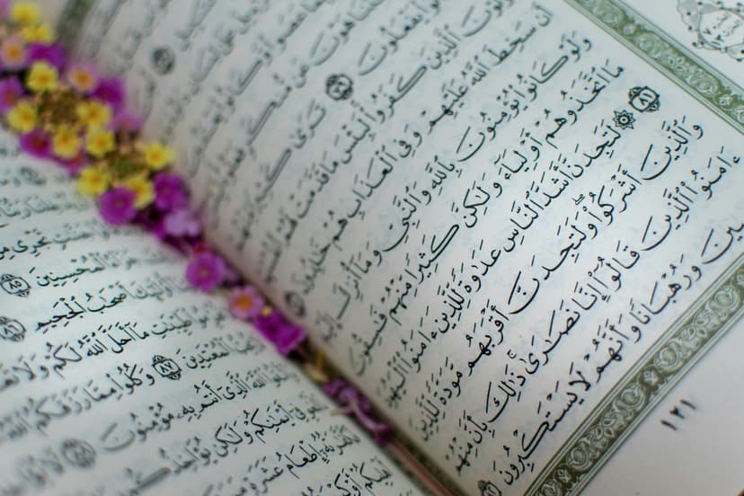 Online vs Traditional Quran Learning: Which is Better?